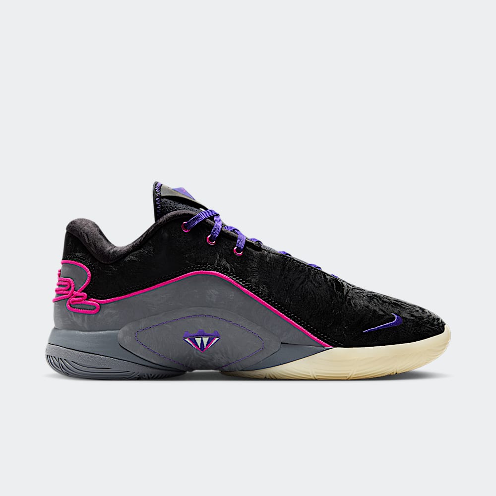 Nike LeBron 22 